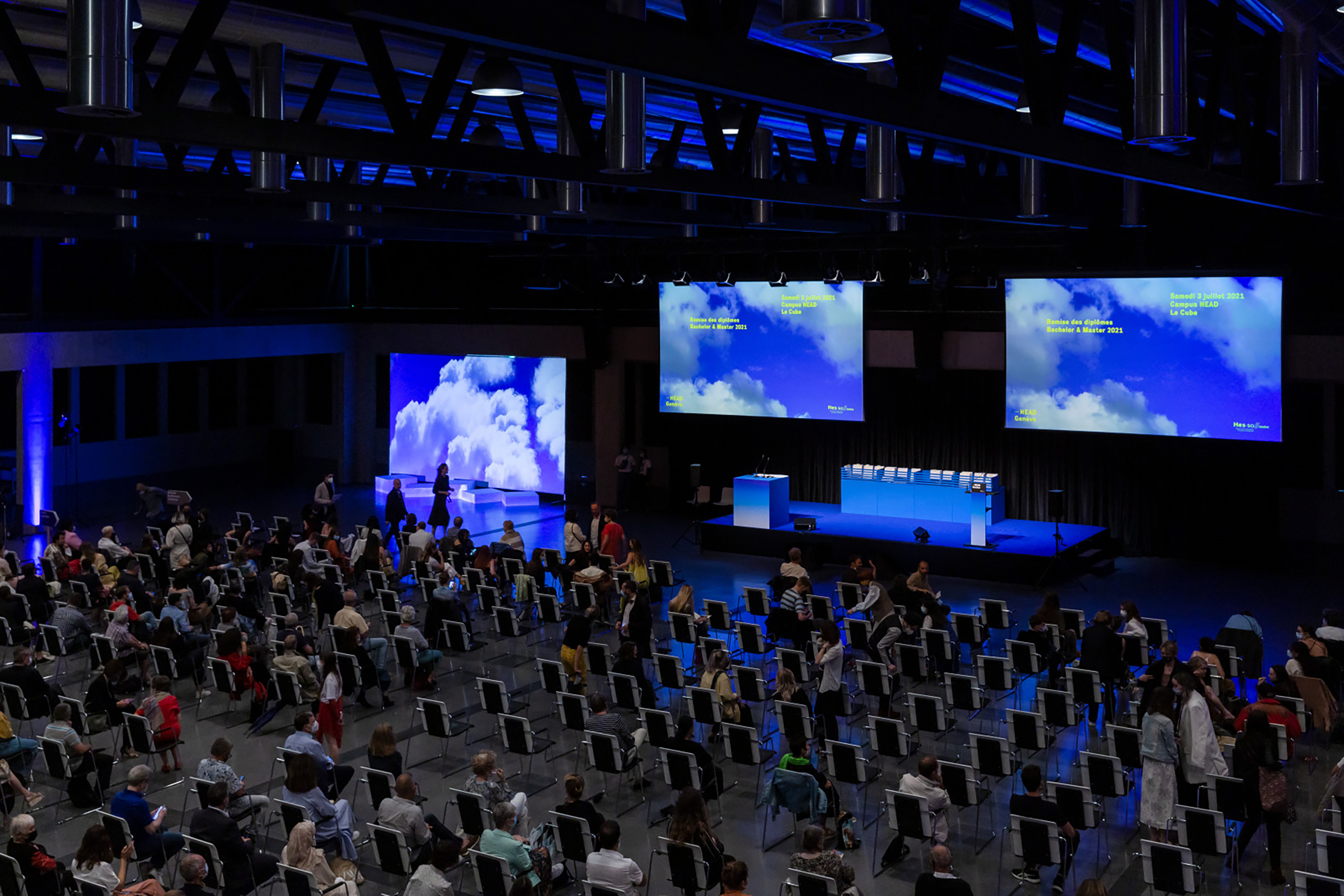 HEAD Diploma 2021 - Les Jours bleus - Digital Scenography - Numérique